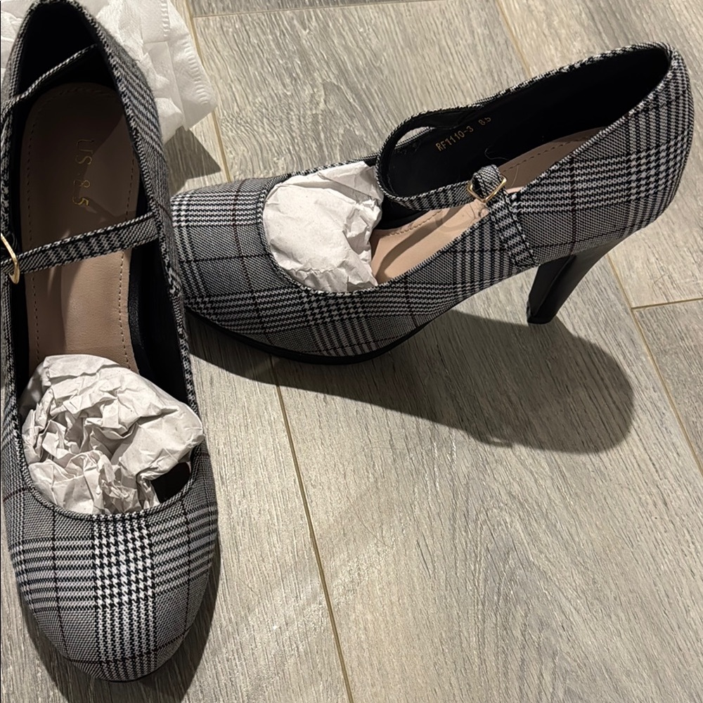 Stylish Women's Plaid Heels